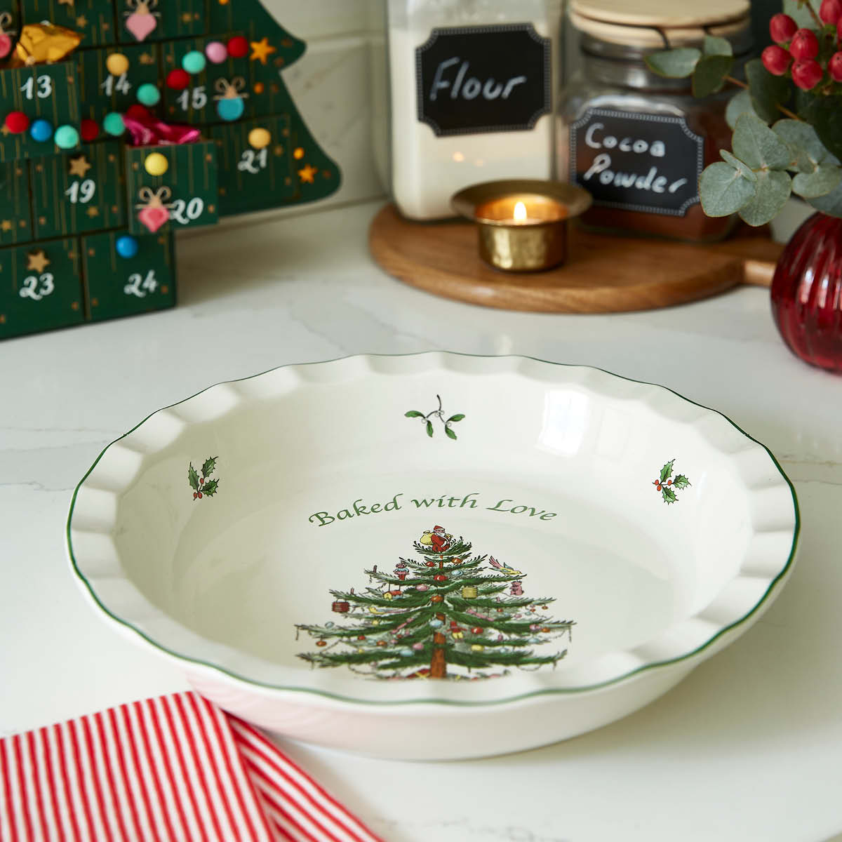 Christmas Tree Baked with Love Pie Dish image number null